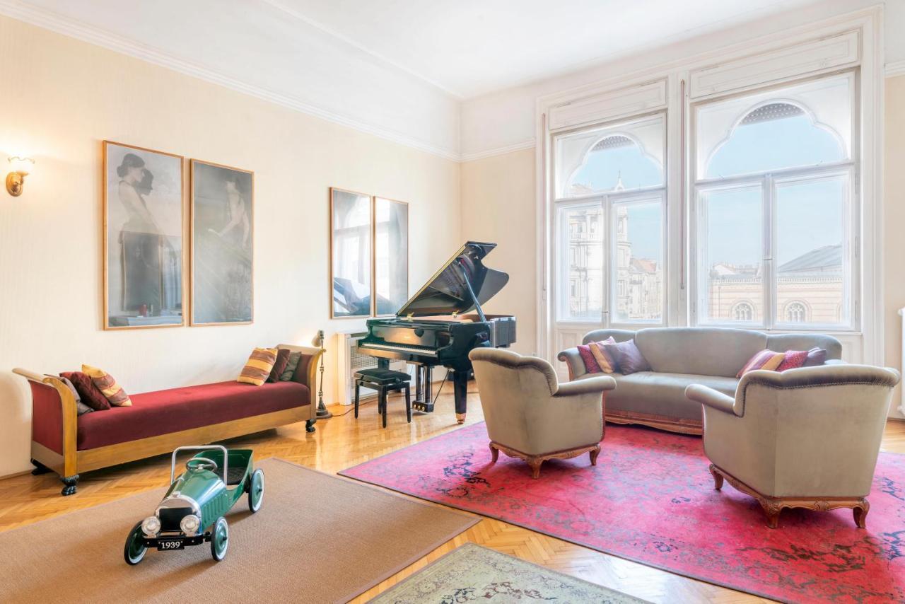 Stunning Spacious Art Nouveau Apart , Grand Piano Apartment Budapest Luaran gambar