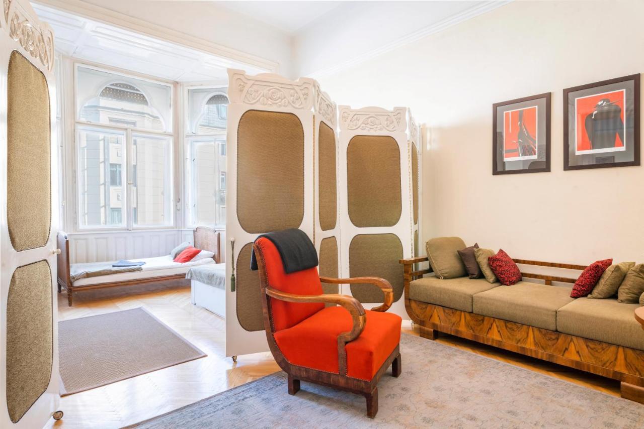 Stunning Spacious Art Nouveau Apart , Grand Piano Apartment Budapest Luaran gambar