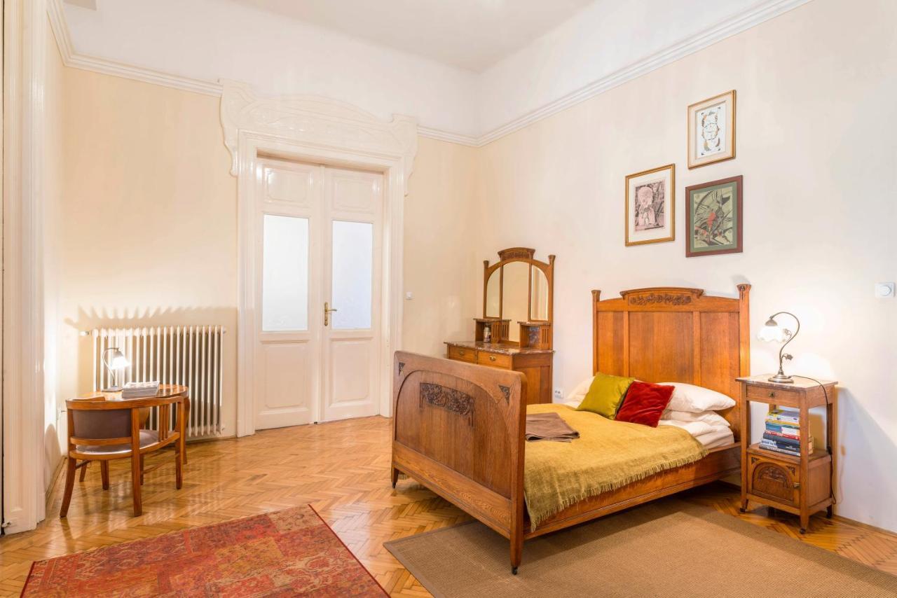 Stunning Spacious Art Nouveau Apart , Grand Piano Apartment Budapest Luaran gambar