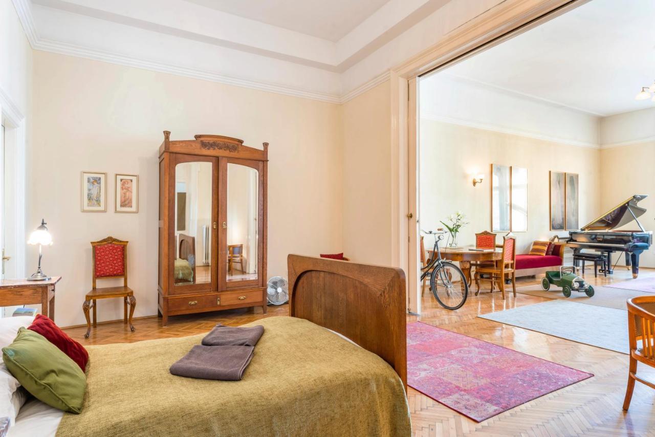 Stunning Spacious Art Nouveau Apart , Grand Piano Apartment Budapest Luaran gambar