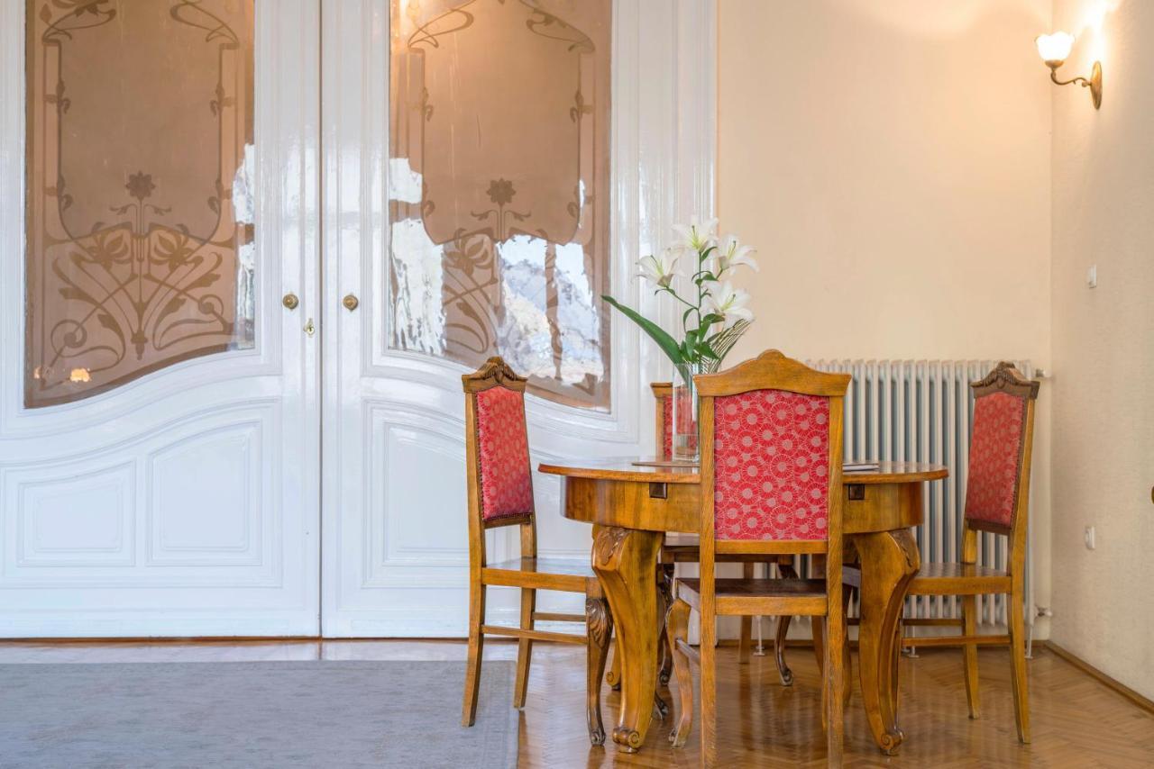 Stunning Spacious Art Nouveau Apart , Grand Piano Apartment Budapest Luaran gambar