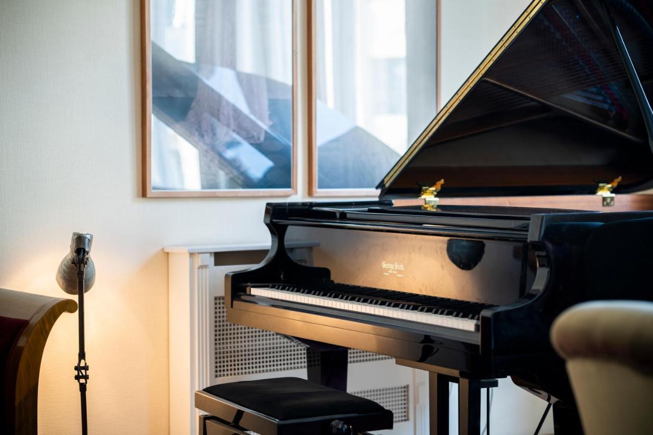 Stunning Spacious Art Nouveau Apart , Grand Piano Apartment Budapest Luaran gambar
