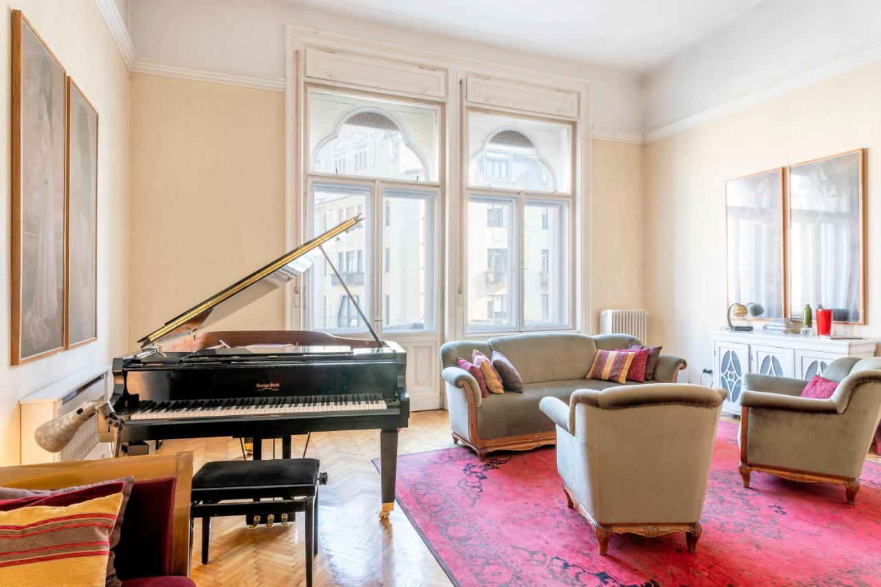 Stunning Spacious Art Nouveau Apart , Grand Piano Apartment Budapest Luaran gambar